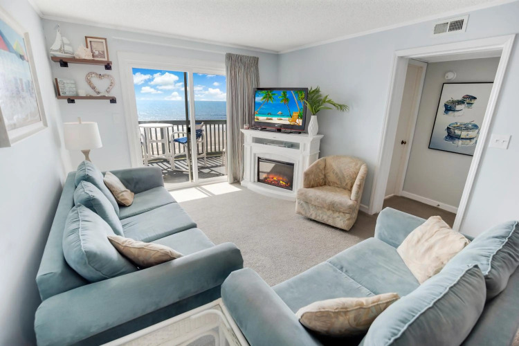 Oceanfront Getaway with pool — фото 2