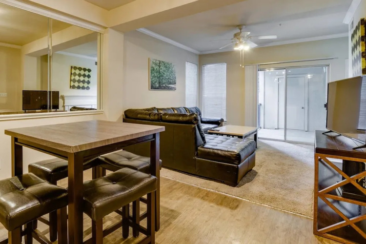 Amy's Downtown Hideouts — фото 5