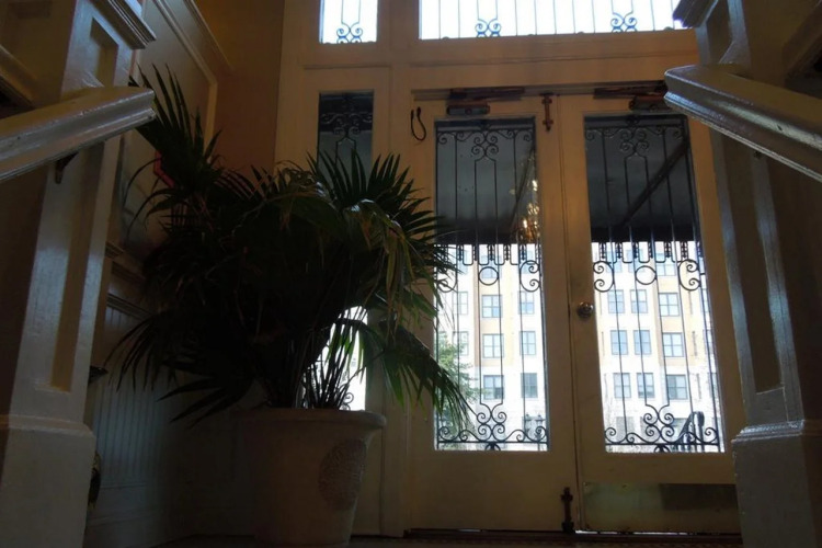 Embassy Inn
