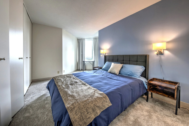 Upscale Apt with everything you need! — фото 3
