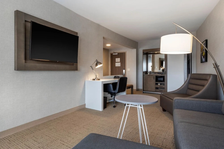 Cambria Hotel West Orange