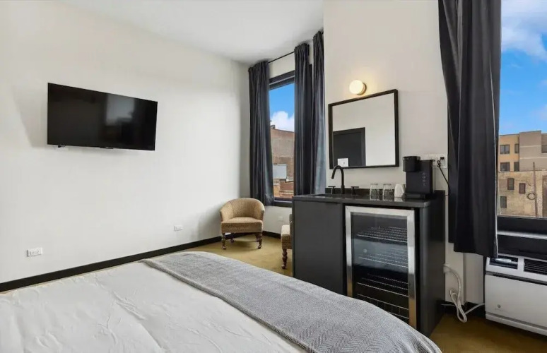 Logan Square SRO Hotel — фото 4