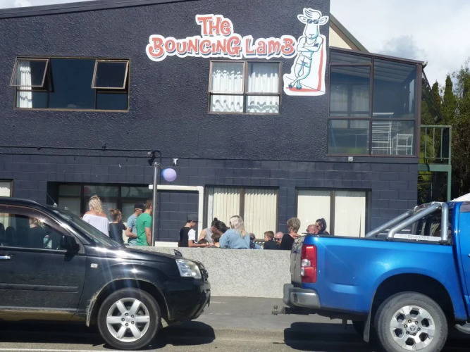The Bouncing Lamb Backpackers — фото 2