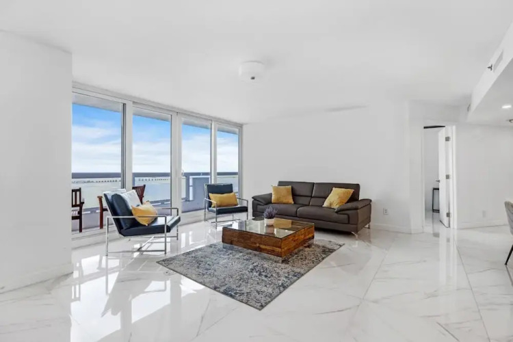 Chic Bayfront Condo With Stunning View — фото 4