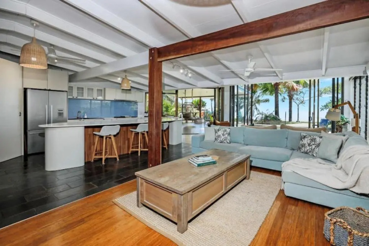 Absolute Beachfront House with Private Pool — фото 2