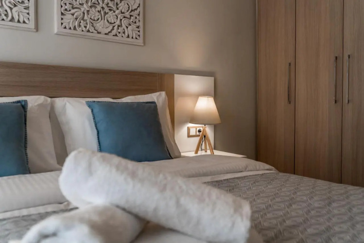 Lemar Luxury Apartments "by Checkin"