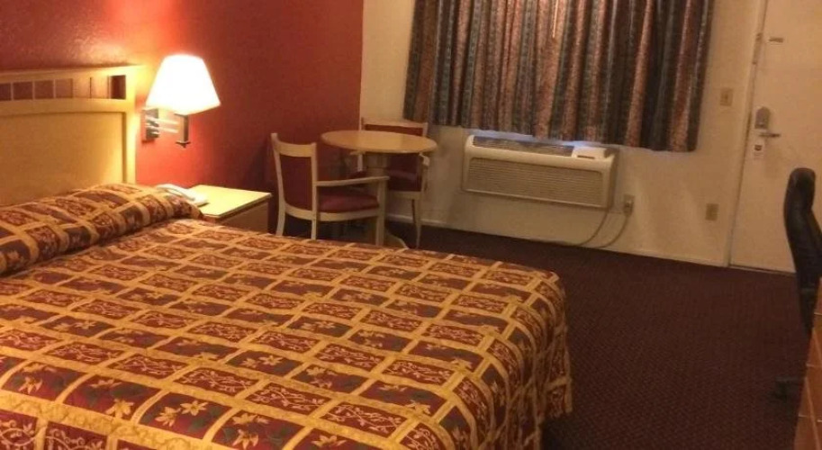 Value Inn & Suites — фото 4