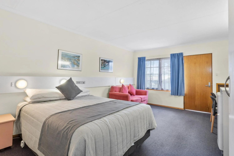 Martin Cash Motel