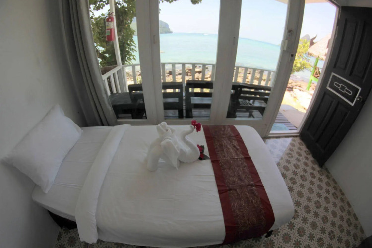 Phi Phi Cozy Seafront Resort — фото 5