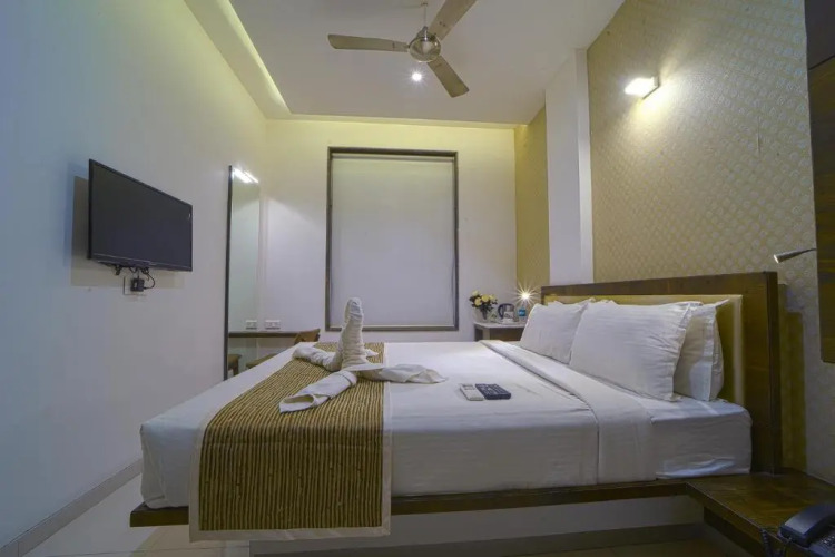 Hotel Sri Sri Executive Lodging — фото 4