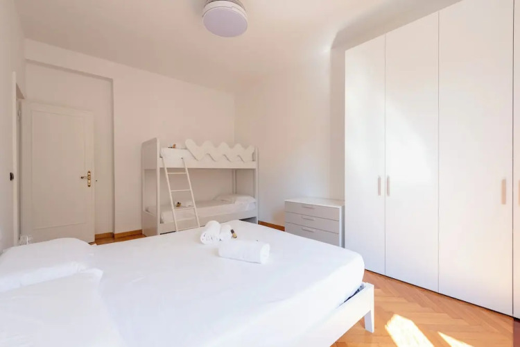 Chic flat with balcony — фото 5