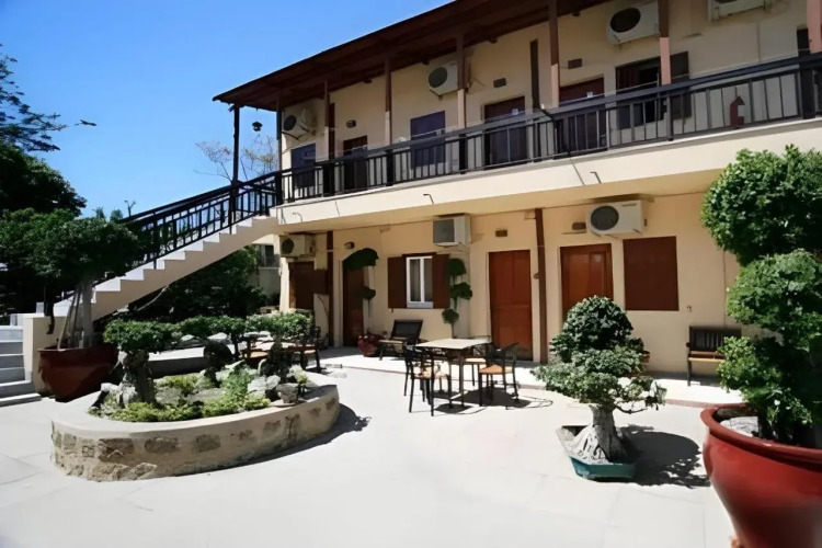 Paris Hotel