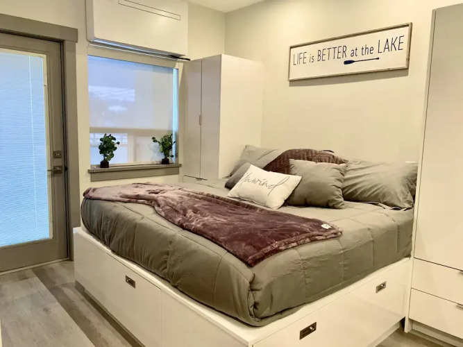 Romantic Lakeside Studio Suite — фото 3