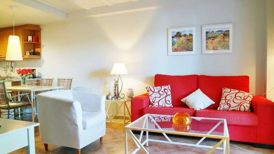 Bright Apartment With Pool Access — фото 3