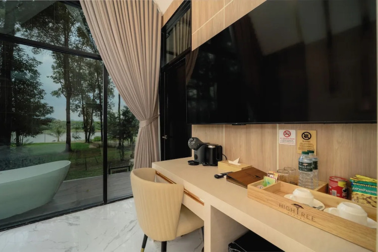High Tree Resort Co.,Ltd.