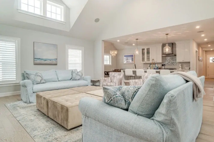 2 Mi to Public Beach! Cape Cod Gem w/ Fire Pit — фото 4