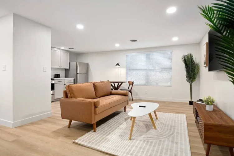 The Silo 6 - Modern Abode — фото 4