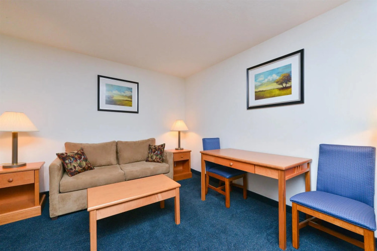 Americas Best Value Inn - Mitchell — фото 3