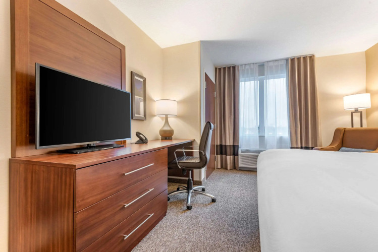 Comfort Inn & Suites — фото 5