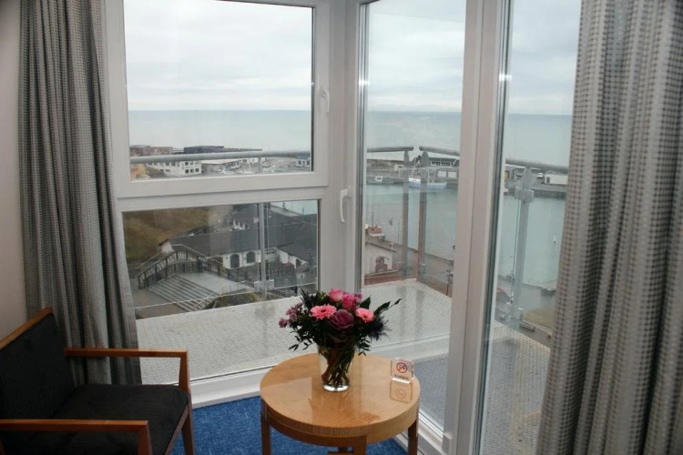Seafront Hotel — фото 5