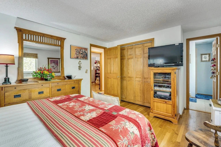 Eclectic Multi-level Charmer! 2 Mi to CU Boulder — фото 3