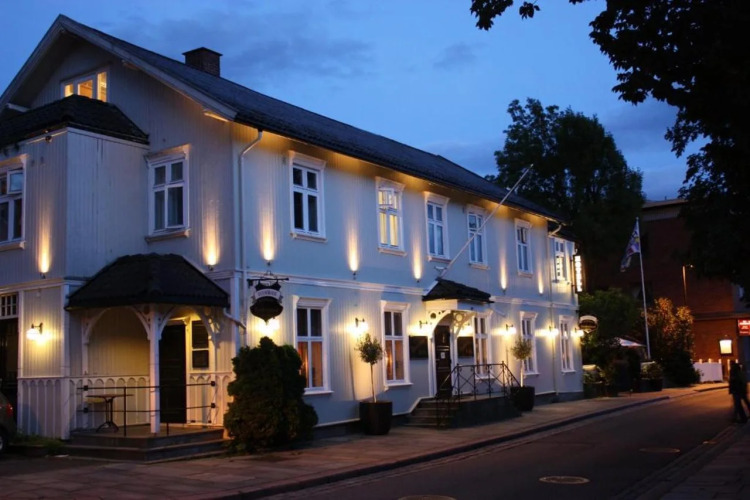 Reenskaug Hotel