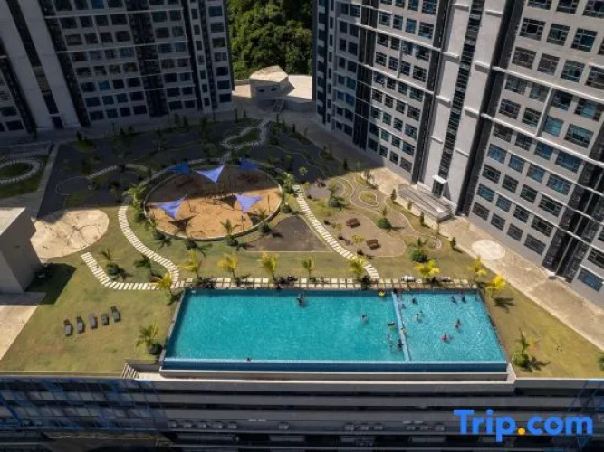 Jesselton Quay Seaview Suite by HayBay