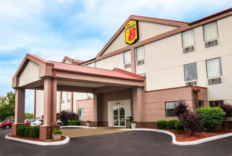 Super 8 Pevely