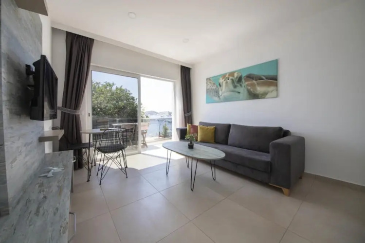 Seafront Flat With Breathtaking Sea View in Bodrum — фото 4