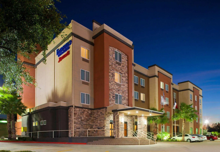 Fairfield Inn & Suites by Marriott Houston Hobby Airport.