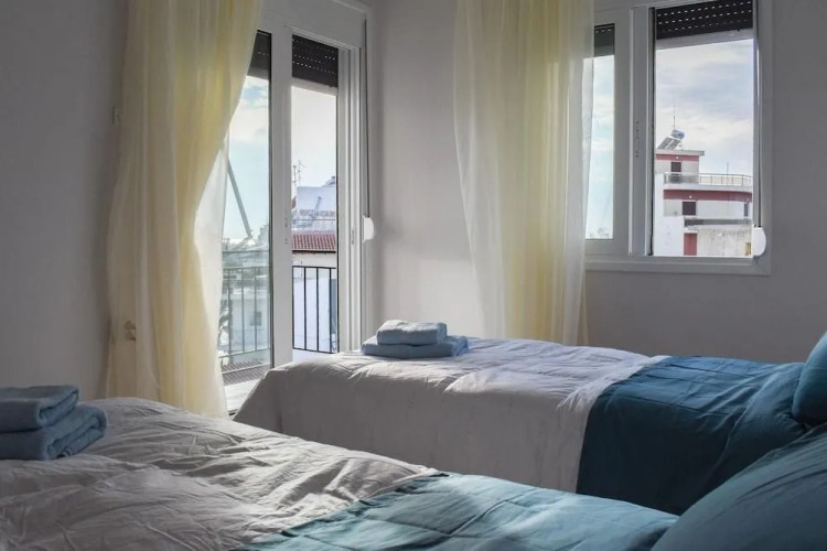 Comfy Central Square Gem with Terrace — фото 4
