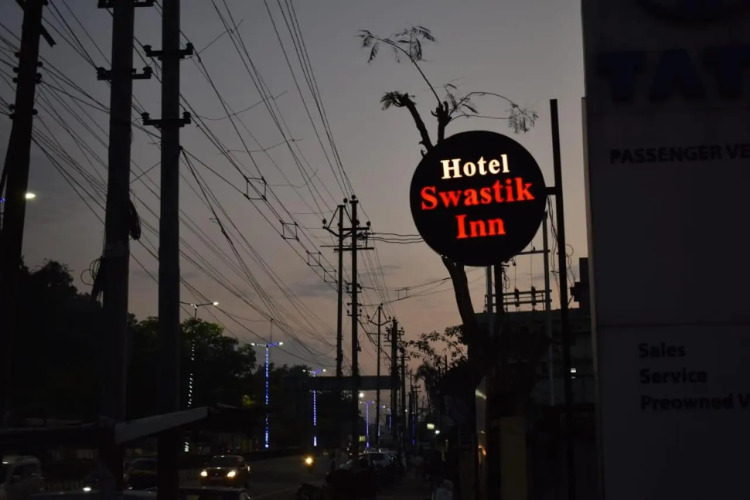 Swastik inn