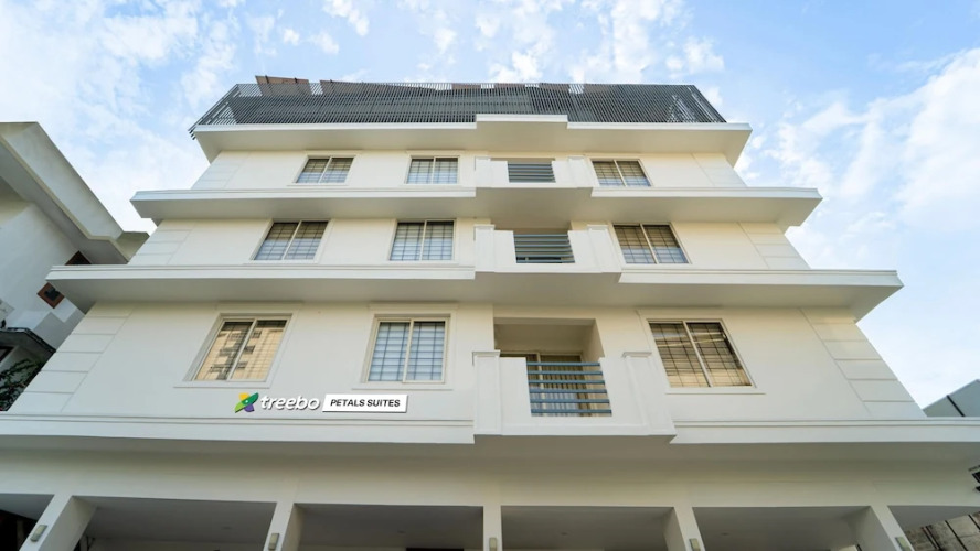 Treebo Petals Suites Marine Drive