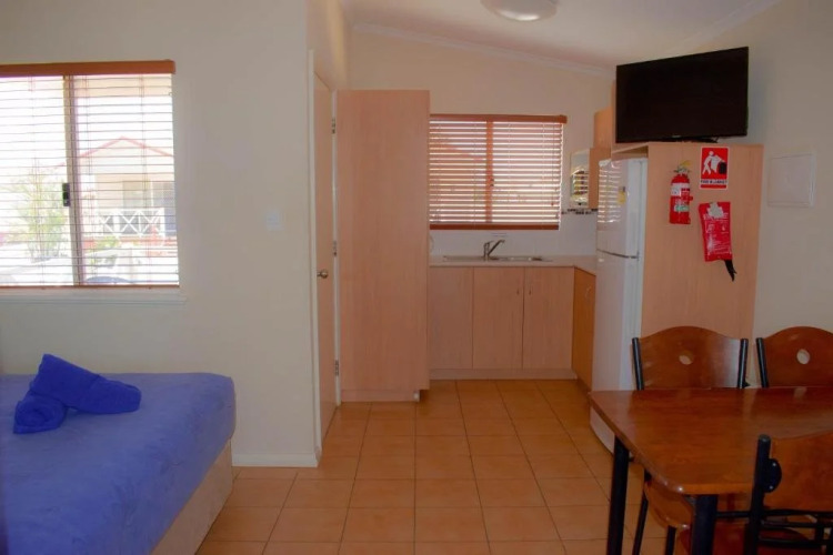Outback Oasis Caravan Park — фото 2