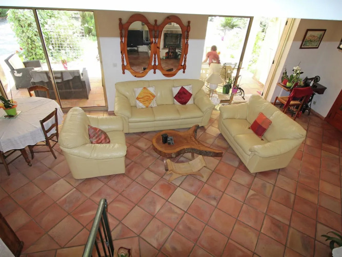 Spacious Villa at Saint-raphael With Jacuzzi — фото 4