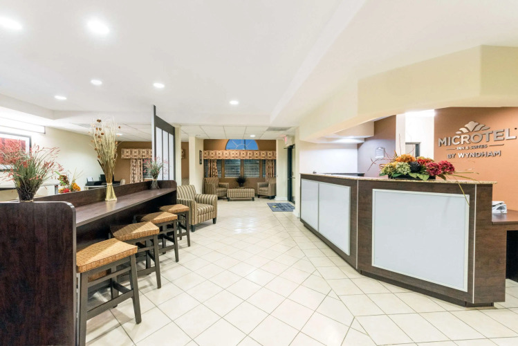 Microtel Inn and Suites Eagle Pass — фото 2