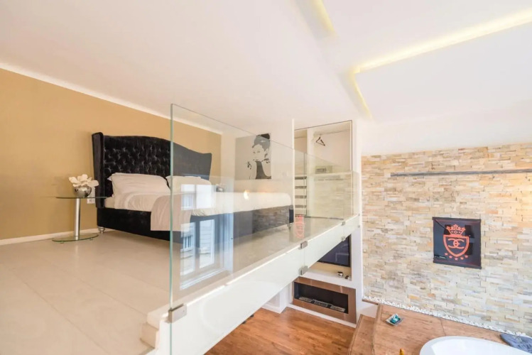 ANDRASSY 6 JACUZZI Suites — фото 5
