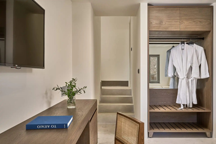 Ios Grand Pool Suites — фото 3
