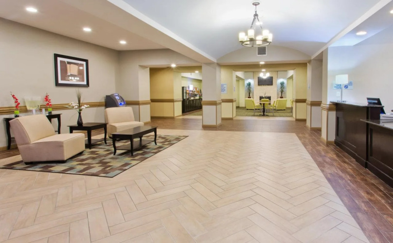 Holiday Inn Express Hotel & Suites Alvarado by IHG
