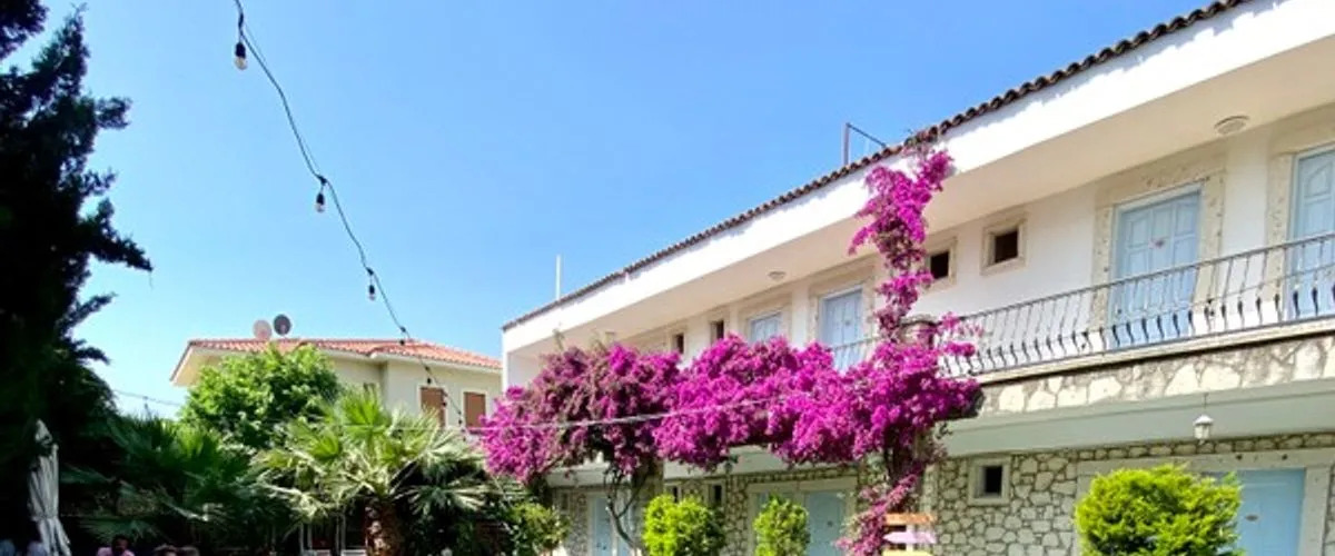 Alasonya Alaçatı by La Mira