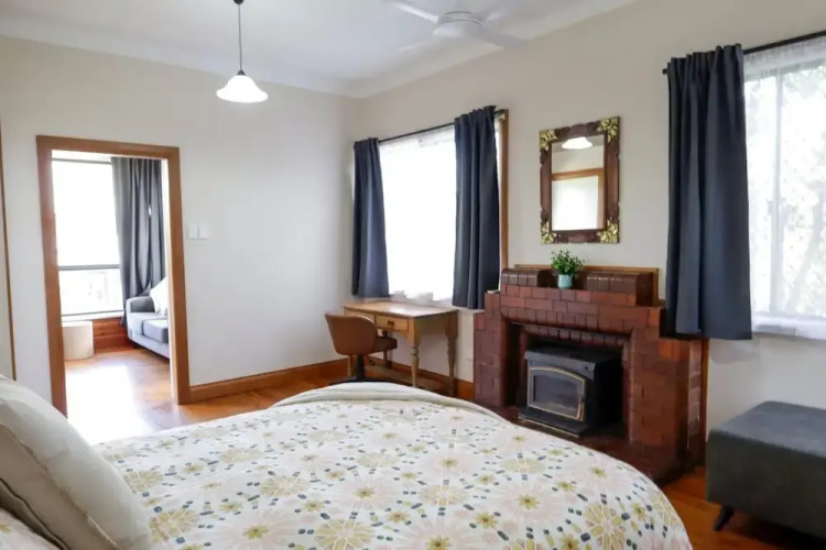 Spacious 3-bed Home in Central Tenterfield — фото 4