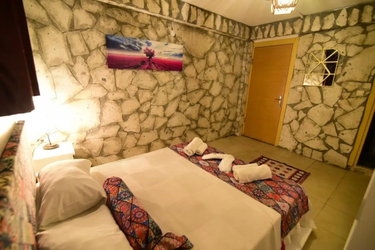 Alaçatı Mor Salkım Konağı