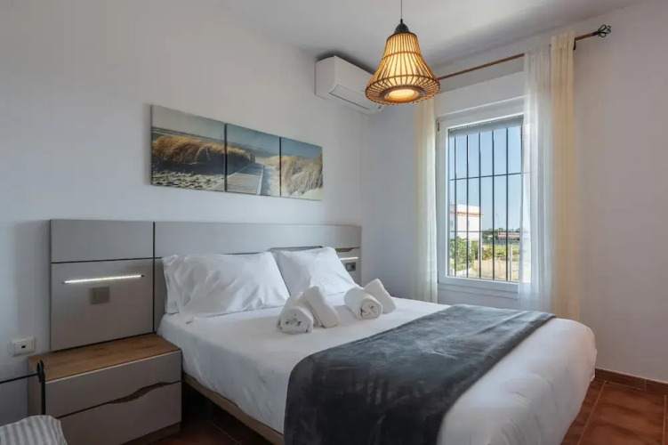 Spacious Chalet Close to the Beach — фото 4