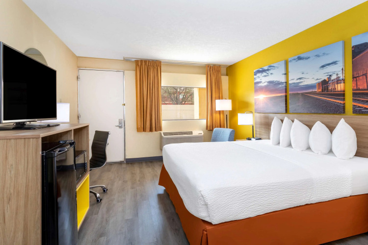 Days Inn & Suites by Wyndham Clovis — фото 4