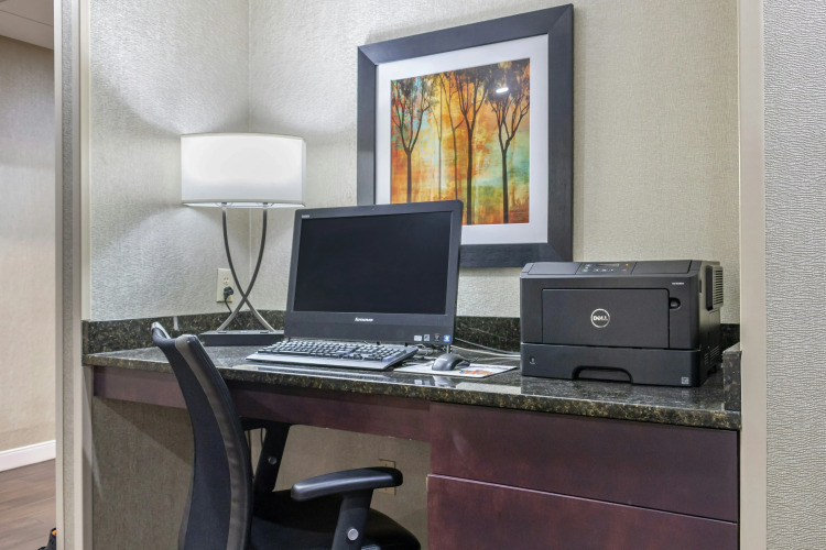 Hampton Inn Adel — фото 2
