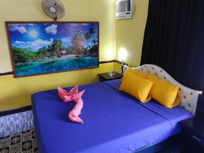 Mango's Beachfront Resort — фото 4