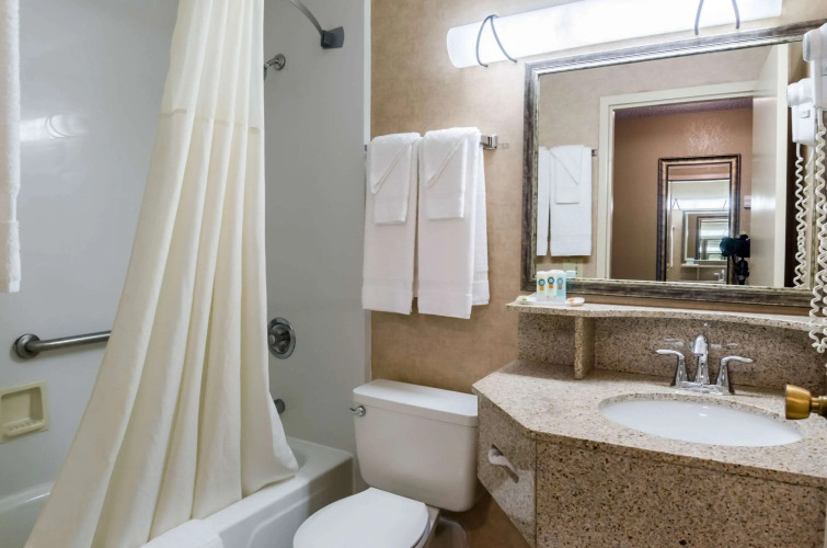 Quality Inn Chicopee - Springfield — фото 4