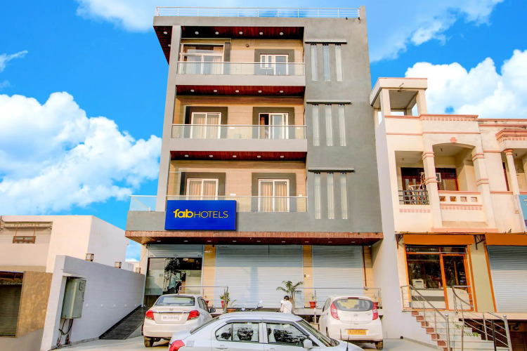 Fabhotel 7Th Crossing