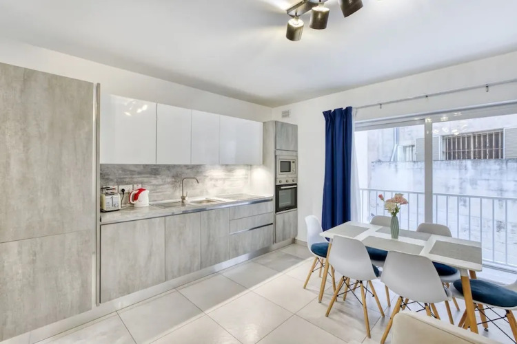 Central Msida Modern Bright Comfortable — фото 3