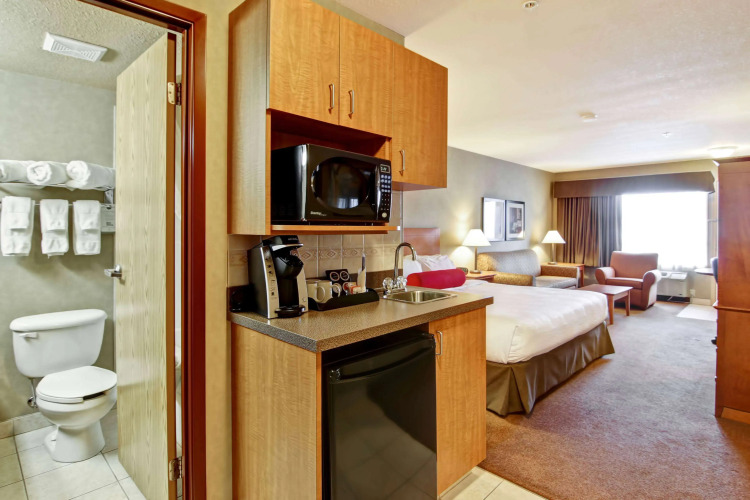 Ramada by Wyndham Ponoka